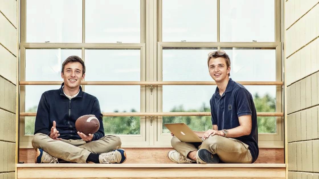 Foto de estudantes numa residência de uma universidade dos Estados Unidos da América (EUA)