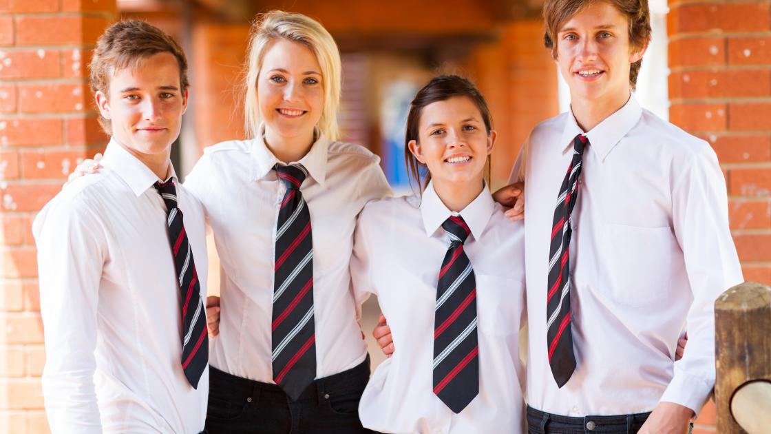 Estudantes de High School em escola privada no estrangeiro Estudantes de High School em escola privada no estrangeiro