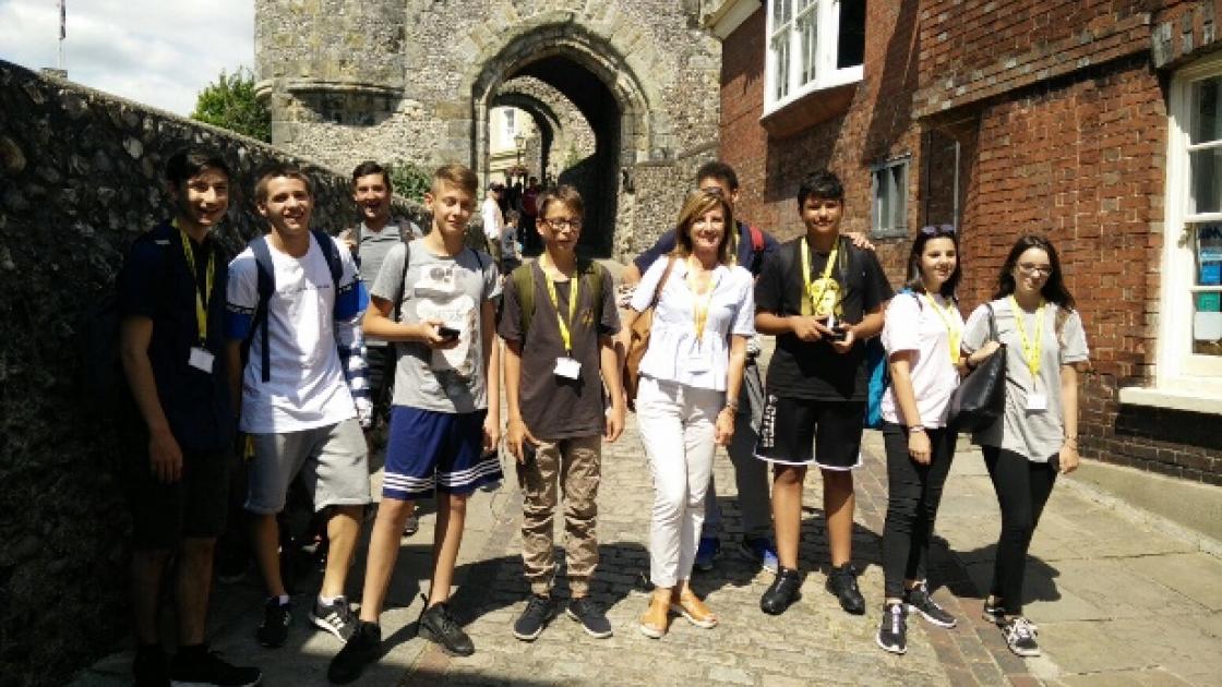 Estudar inglês no verão e no exterior e no estrangeiro em Inglaterra Academia de Rugby com Programa de Inglês e Rugby em Inglaterra Estudar inglês no verão e no exterior e no estrangeiro em Inglaterra Academia de Rugby com Programa de Inglês e Rugby em Inglaterra